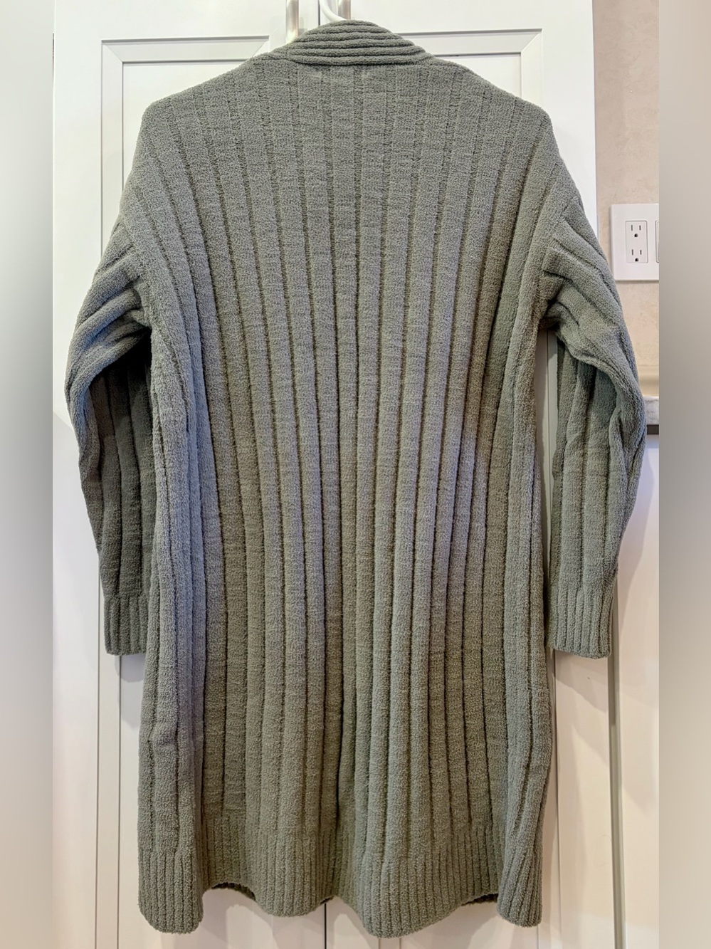 Long Cardigan - Picture 2 of 5